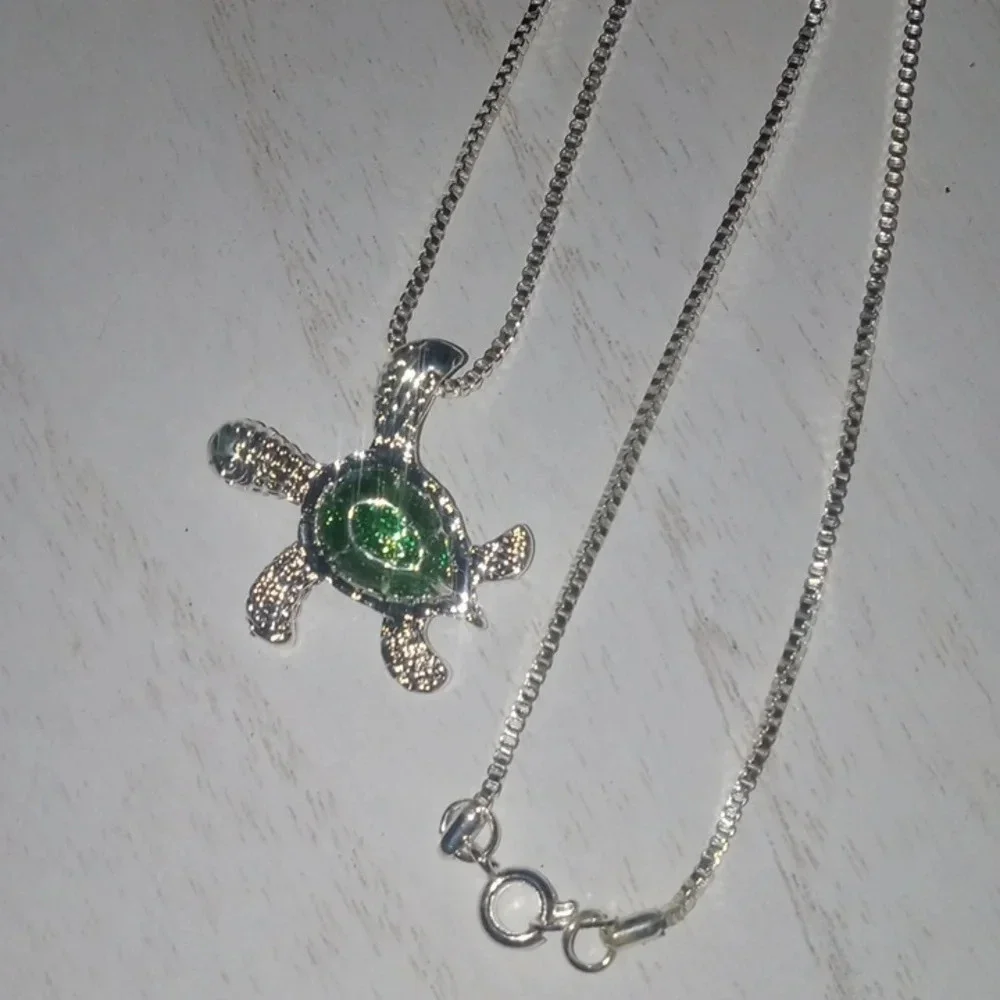 Turtle necklace silver tone NEW‎